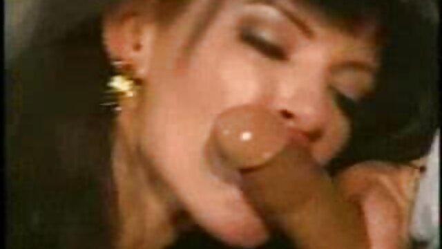 Doskonałe :  Niezwykła blondynka gra w ping ponga i cieszy darmowe filmy o seksie się dużym penisem partnera Seksowne filmy porno 